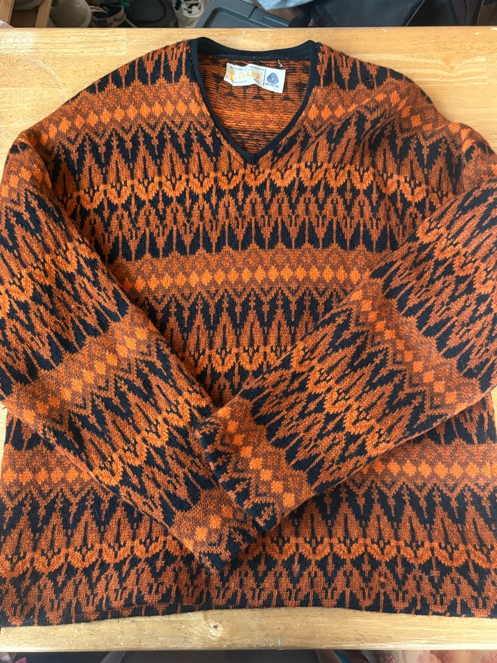 *VINTAGE SWEDISH 100% WOOL KNIT*